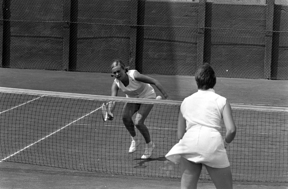 Nationaal Tenniskampioenschappen te Scheveningen. Mejuffrouw L. Jansen-Venneboer, Bestanddeelnr 920-5806