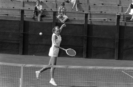 Nationaal Tenniskampioenschappen te Scheveningen. Mejuffrouw L. Jansen-Venneboer, Bestanddeelnr 920-5807