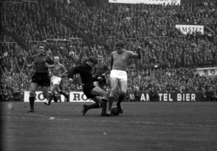 Nederland tegen Belgie 1-1 Voor het Belgisch doel Hanon, Kruiver, keeper Nicola, Bestanddeelnr 915-6479