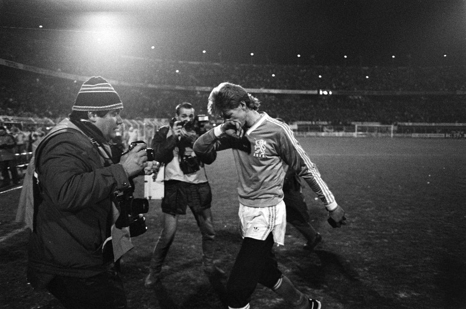 Nederland tegen Belgie (Rotterdam) 2-1, WK kwalificatiewedstrijd John van Loen , Bestanddeelnr 933-4902