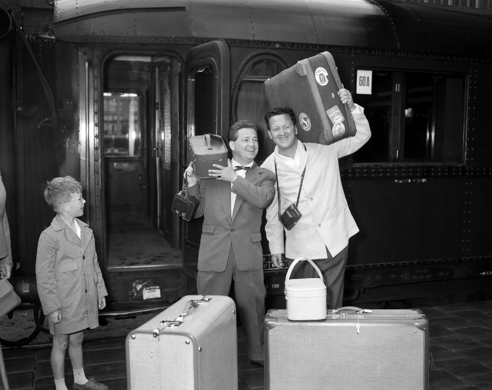 Nederlande artiesten naar Zangfestival in Venetie., Willy Alberti en Johnny Jord, Bestanddeelnr 908-7138