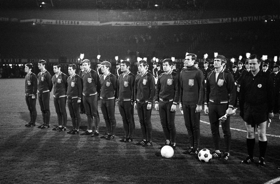 Nederland tegen Tsjecho Slowakije te Rotterdam 2-0 elftal, Bestanddeelnr 922-3057