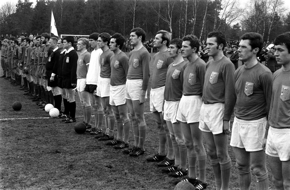 Nederland tegen Wales 3-1, amateurs. Elftal Nederland, Bestanddeelnr 923-3717