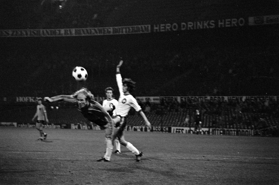 Nederland tegen Zwitserland 1-0, Ruud Geels in actie, Bestanddeelnr 927-5029