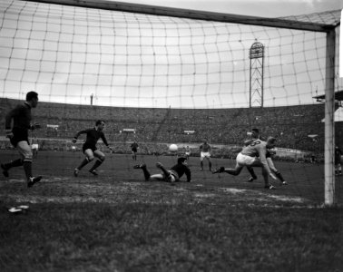 Nederland tegen Belgie 0-4 Gevaarlijk moment voor Belgisch doel, Bestanddeelnr 913-1666