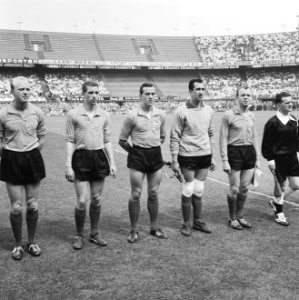 Nederland tegen Albanie 2-0, vlnr Kraay, Schrijvers, Graafland, Van Wissen, Bestanddeelnr 916-4678
