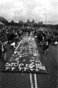 Nederland staat stil in het kader van de actieweek tegen kruisraket groot besch, Bestanddeelnr 932-9632