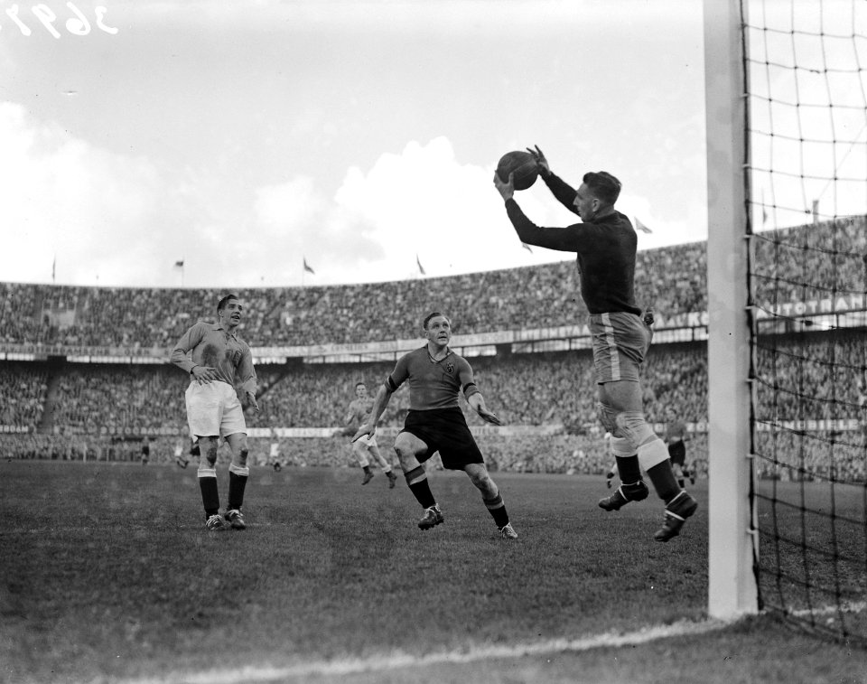Nederland tegen Belgie 0-1. Spelmoment voor doel van Kraak, Bestanddeelnr 903-6972