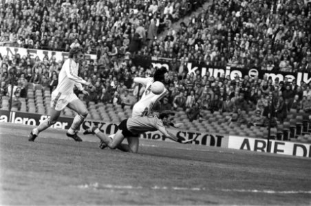 Nederland tegen Belgie 5-0 Neeskens wordt ten val gebracht, Bestanddeelnr 928-5397