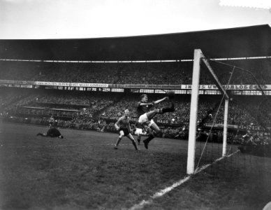 Nederland tegen Zwitserland 2-0 in het Feyenoordstadion te Rotterdam, Zwitserse , Bestanddeelnr 909-9494