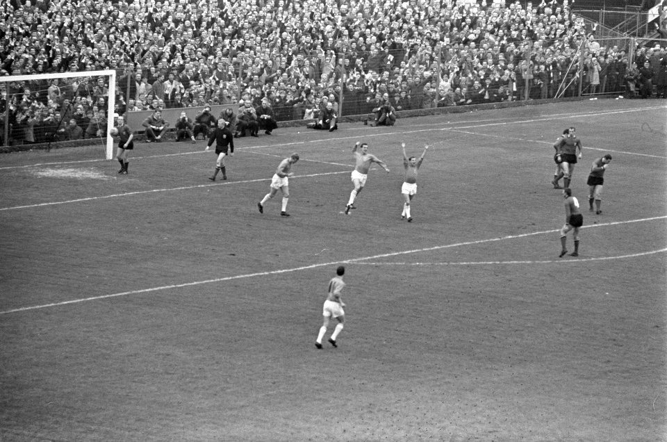 Nederland tegen Belgie 3-1, eerste doelpunt Willy van der Kuylen, Bestanddeelnr 919-0389
