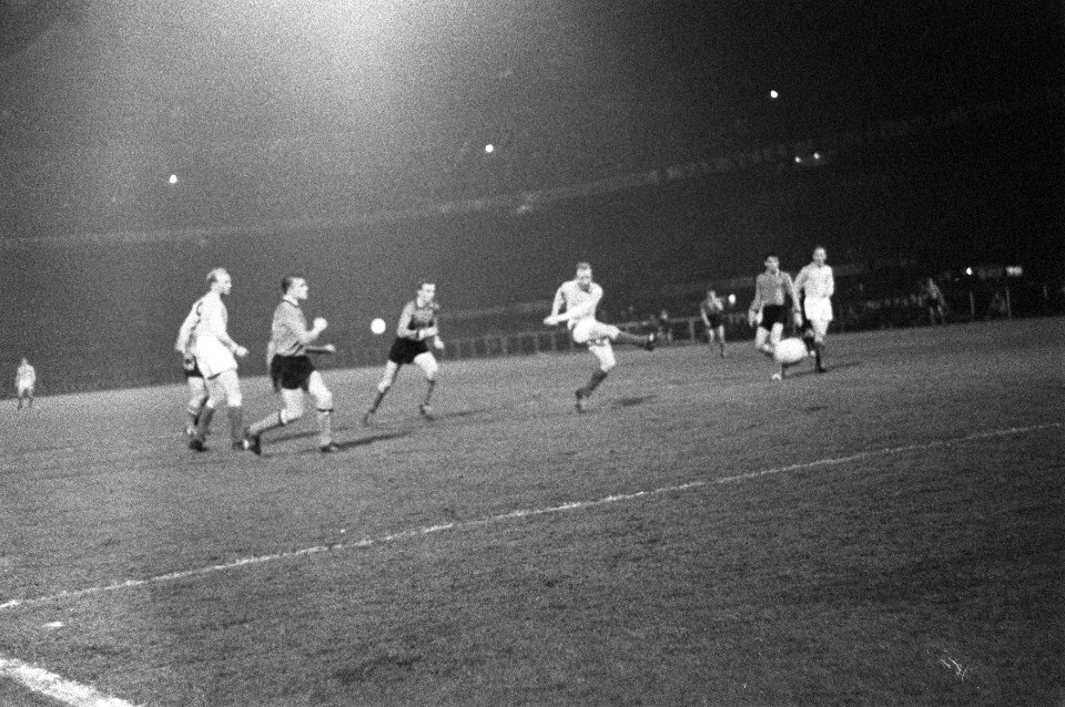Nederland tegen Belgie 6-2 Henk Groot scoort 3-2, Bestanddeelnr 912-2528