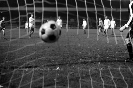 Nederland tegen Luxemburg 8-0, bal in net, Bestanddeelnr 925-1513