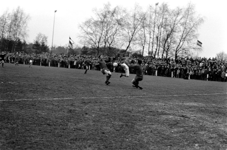 Nederland tegen Wales 3-1, amateurs. Aktie aanvoerder Henk Kiel, Bestanddeelnr 923-3715