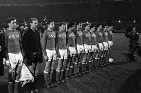 Nederland tegen Rusland 3-1 te Rotterdam. Russisch elftal, Bestanddeelnr 920-8903