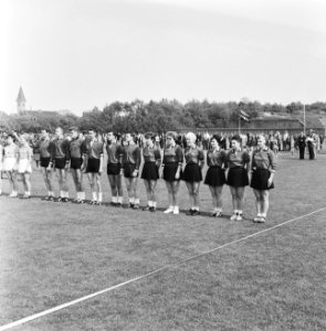 Nederland tegen Belgie 8-2, korfbal Cees van Lunteren en voorzitter keuzecommiss, Bestanddeelnr 934-6451