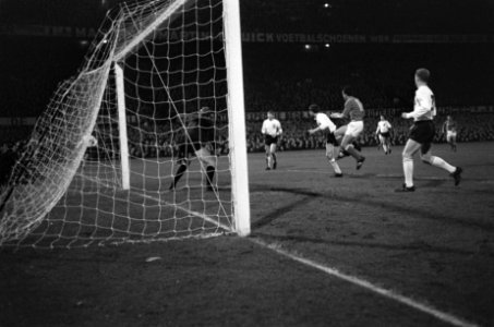 Nederland tegen Rusland 3-1 te Rotterdam. Aanval Rusland, Bestanddeelnr 920-8894