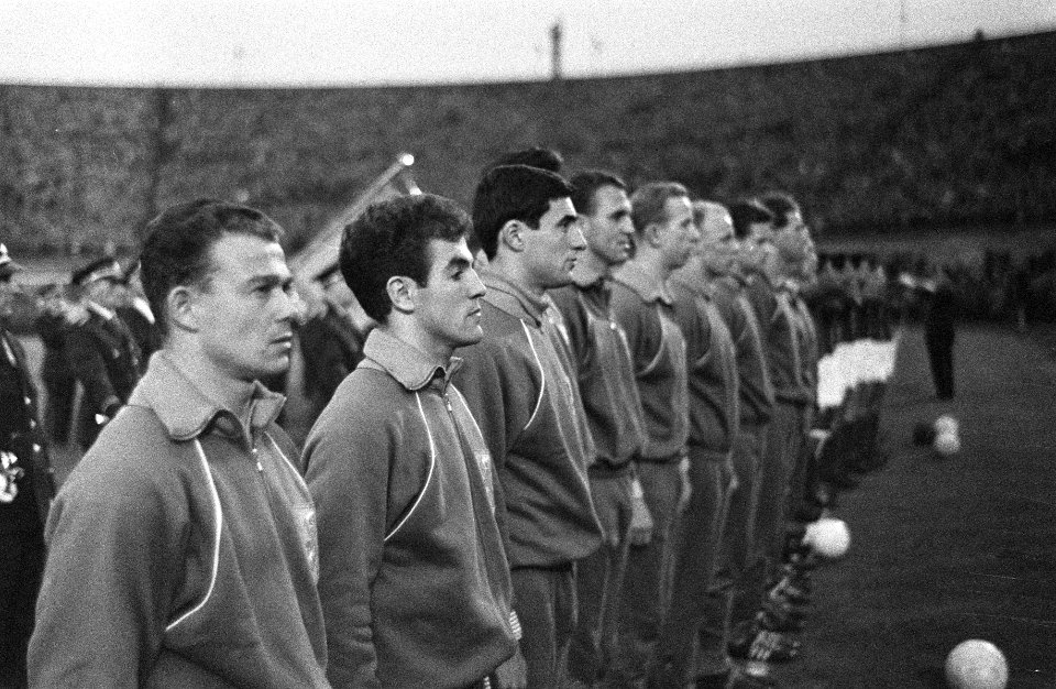 Nederland tegen Mexico 1-2, voetbal in het Olympisch Stadion, het Nederlands elf, Bestanddeelnr 912-3693