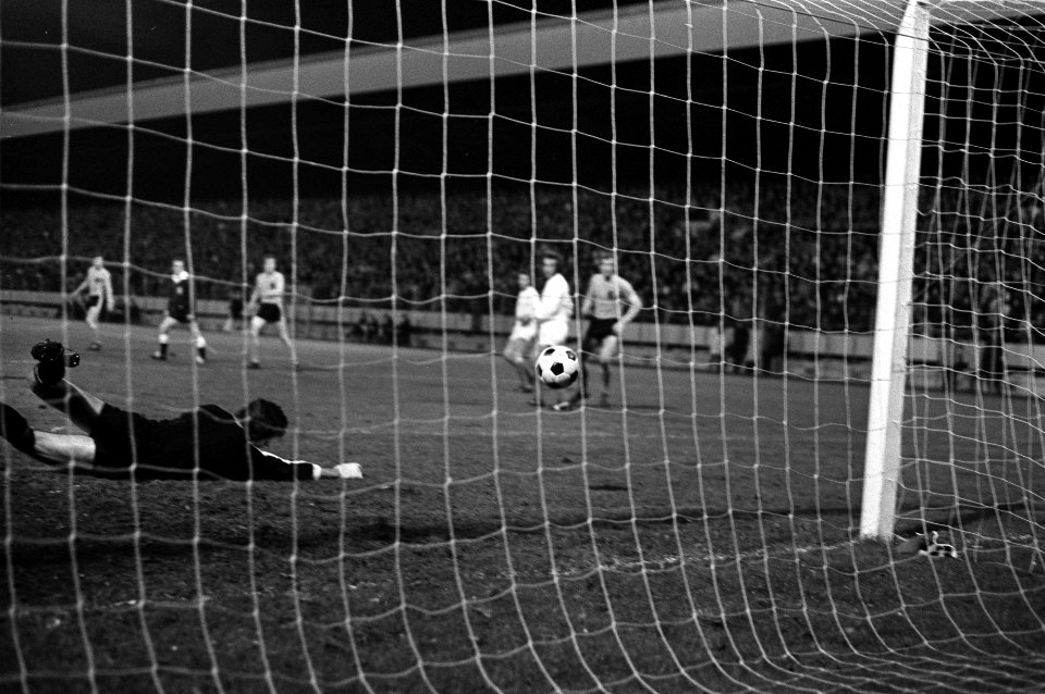 Nederland tegen Luxemburg 8-0, Bestanddeelnr 925-1515