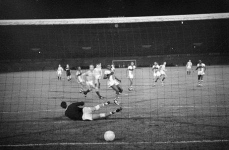 Nederland tegen Nederlandse Antillen 8-0, Henk Groot scoort het tweede doelpunt,, Bestanddeelnr 914-2751