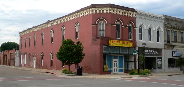 Nebraska City 7th St x Central Ave SW corner 2