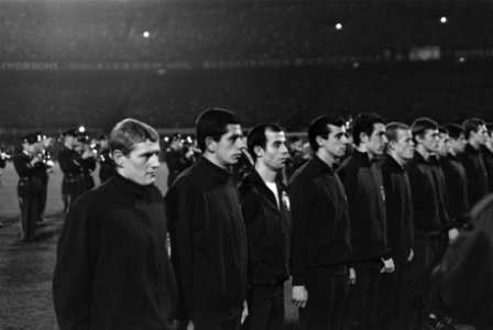 Nederland tegen Rusland 3-1 te Rotterdam. Spelers Nederlands elftal, Bestanddeelnr 920-8905