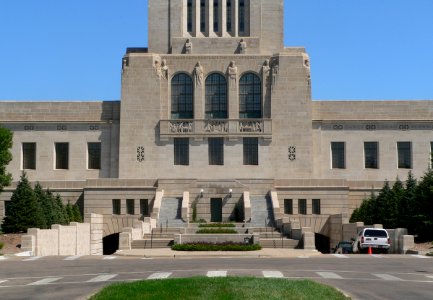 Nebraska State Capitol S entrance 1