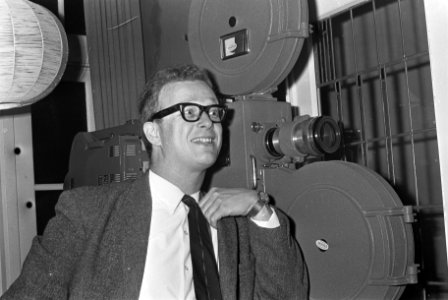Nederlands centrum van stripverhalen in oprichting. Filmproducent P. Hans Frankf, Bestanddeelnr 920-7139