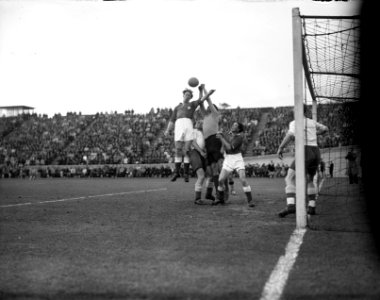 NEC tegen MVV. Uitslag 3-3., Bestanddeelnr 902-2113