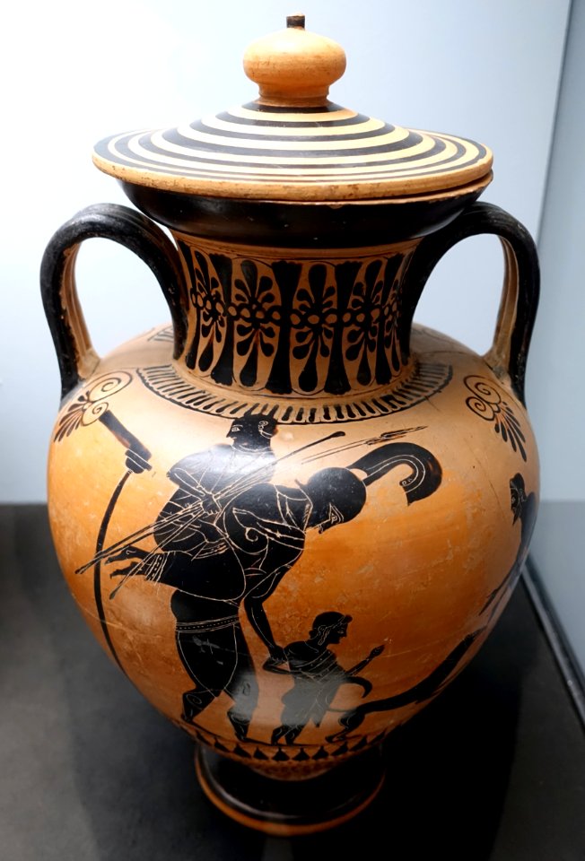 Neck amphora with Aeneas' flight from Troy, Attic, c. 510 BC, L 218 - Martin von Wagner Museum - Würzburg, Germany - DSC05556