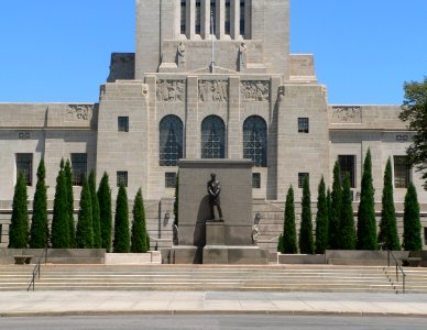 Nebraska State Capitol W entrance Lincoln 1