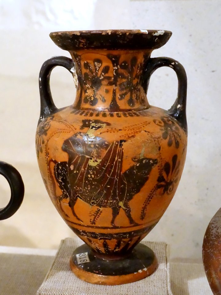 Neck amphora depicting Europa and Zeus disguised as a bull, storage jar, by the Light-Make Class, Greece, Attic black figure, 500-475 BC, terracotta - Spurlock Museum, UIUC - DSC05766