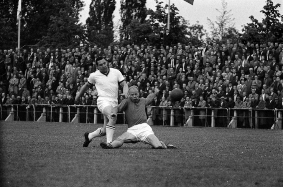 Nederland tegen Engeland Oud-Internationals te Groningen, de engelsman Herald Ha, Bestanddeelnr 915-2076
