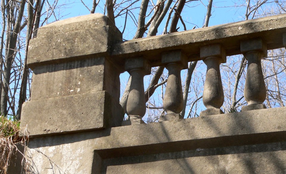 Nebraska City concrete arch bridge balustrade 2
