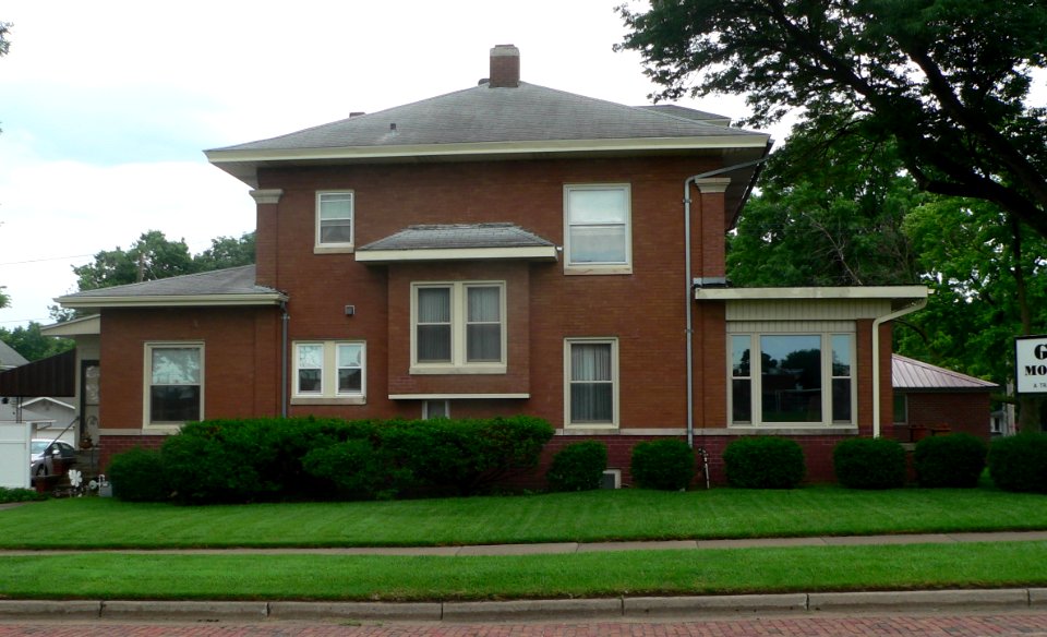 Nebraska City Gude Mortuary from N 1