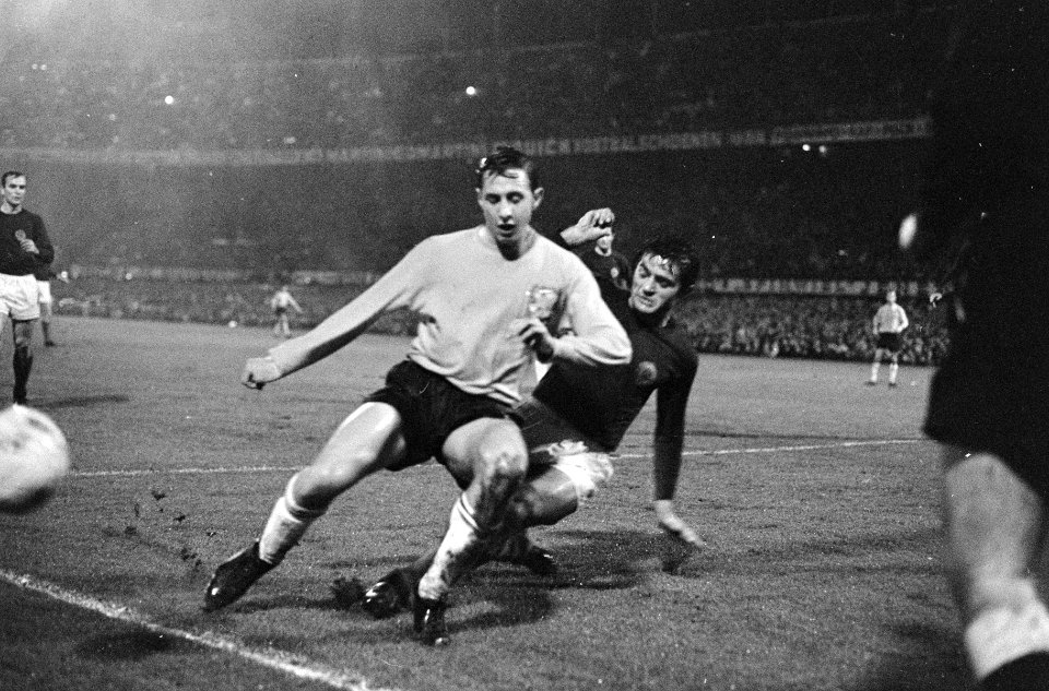 Nederland tegen Joegoslavië 1-2. Cruijff is dicht bij doel gekomen, Bestanddeelnr 920-8263