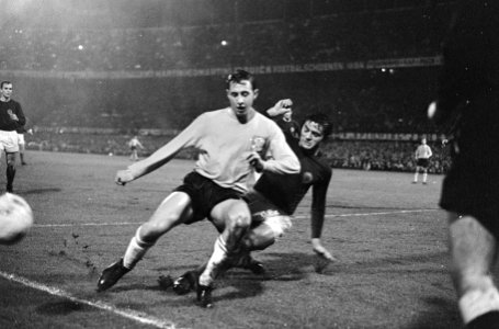 Nederland tegen Joegoslavië 1-2. Cruijff is dicht bij doel gekomen, Bestanddeelnr 920-8263