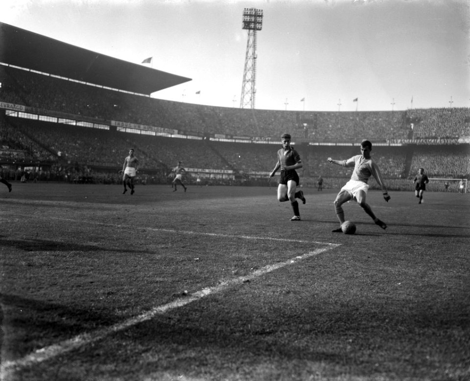 Nederland tegen Belgie 9-1 Coen Moulijn in actie, Bestanddeelnr 910-7233