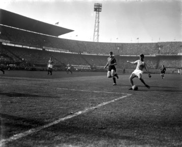 Nederland tegen Belgie 9-1 Coen Moulijn in actie, Bestanddeelnr 910-7233