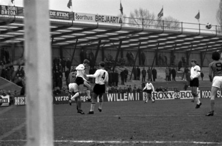 Nederland tegen Belgie Uefa-jeugd 0-1 te Breda. Aktie, Bestanddeelnr 923-2168