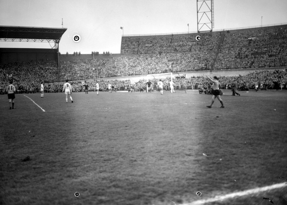 Nederland tegen Bulgarije 4-2 in het Olympisch Stadion, Bestanddeelnr 911-1411