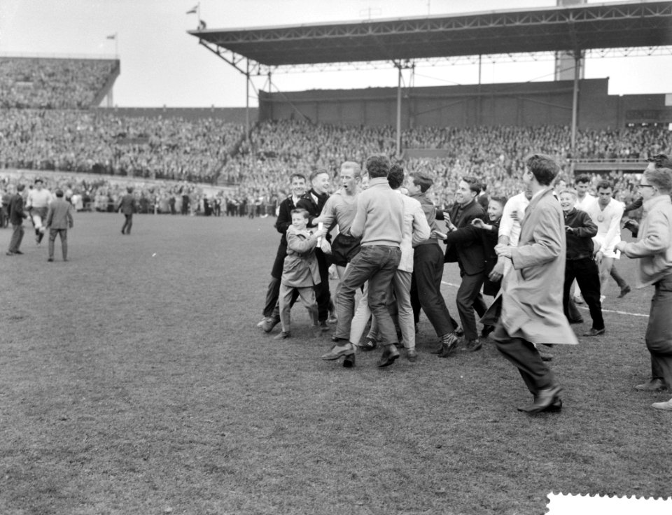 Nederland tegen Bulgarije 4-2 in het Olympisch Stadion, Bestanddeelnr 911-1417