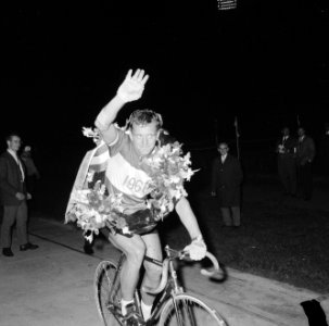 Nederlandse Kampioenschappen Wielrennen, Frans Mahn kampioen sprint profs maakt , Bestanddeelnr 919-4433
