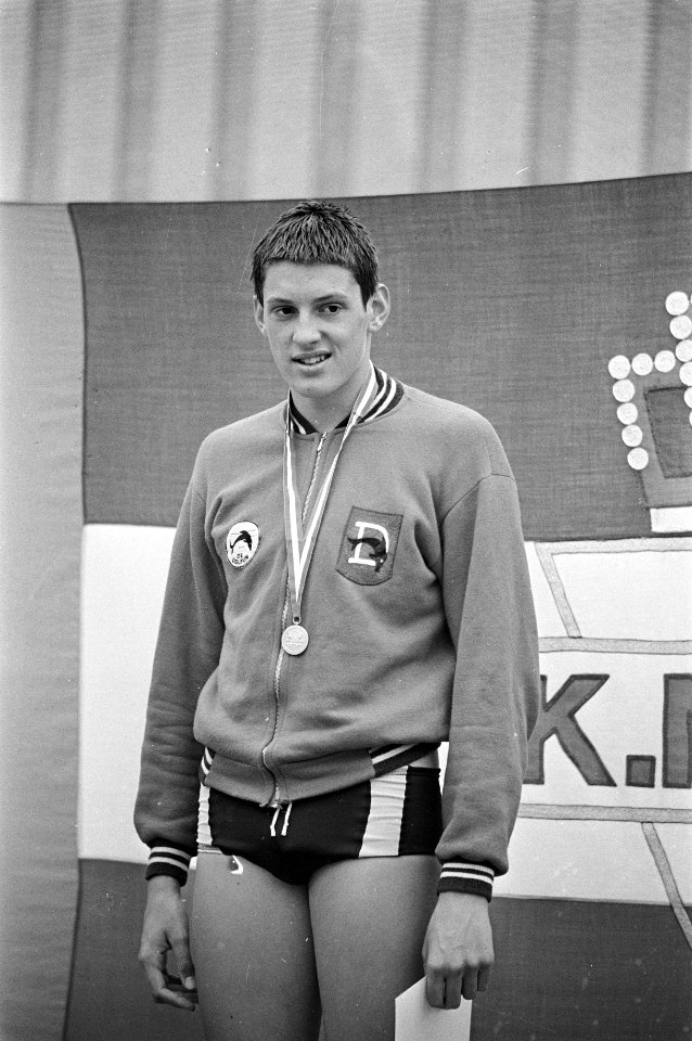Nederlandse Kampioenschappen Zwemmen Utrecht, Bob Schoutsen, kampioen 100 m rugs, Bestanddeelnr 921-5704