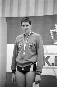 Nederlandse Kampioenschappen Zwemmen Utrecht, Bob Schoutsen, kampioen 100 m rugs, Bestanddeelnr 921-5704