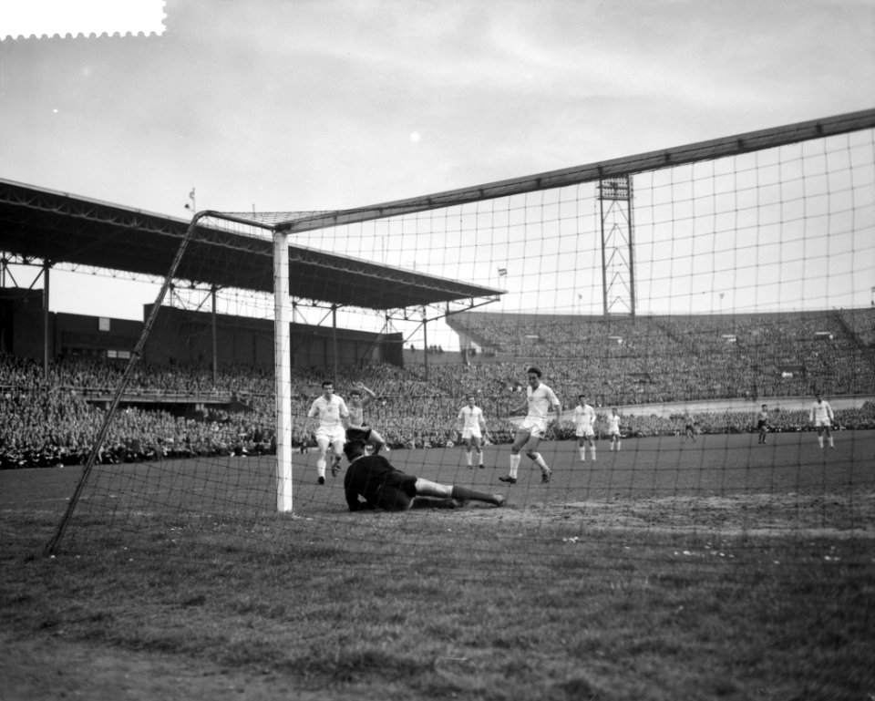 Nederland tegen Bulgarije 4-2 in het Olympisch Stadion, Bestanddeelnr 911-1413
