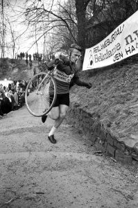 Nederlandse kampioenschappen wielercross te Sittard, Gertie Wildeboer in actie, Bestanddeelnr 925-3479