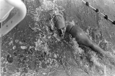 Nederlandse Kampioenschappen Zwemmen 1500m te Dieren. Yvonne van Kuilenburg tijd, Bestanddeelnr 920-5519