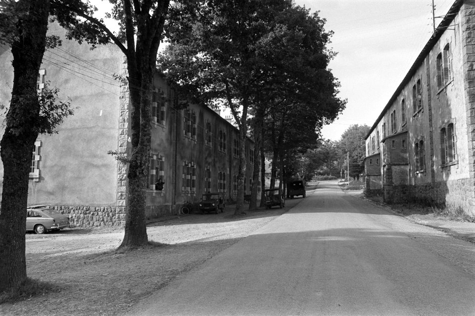 Nederlandse leger oefent in La Courtine, Frankrijk, Bestanddeelnr 923-7323