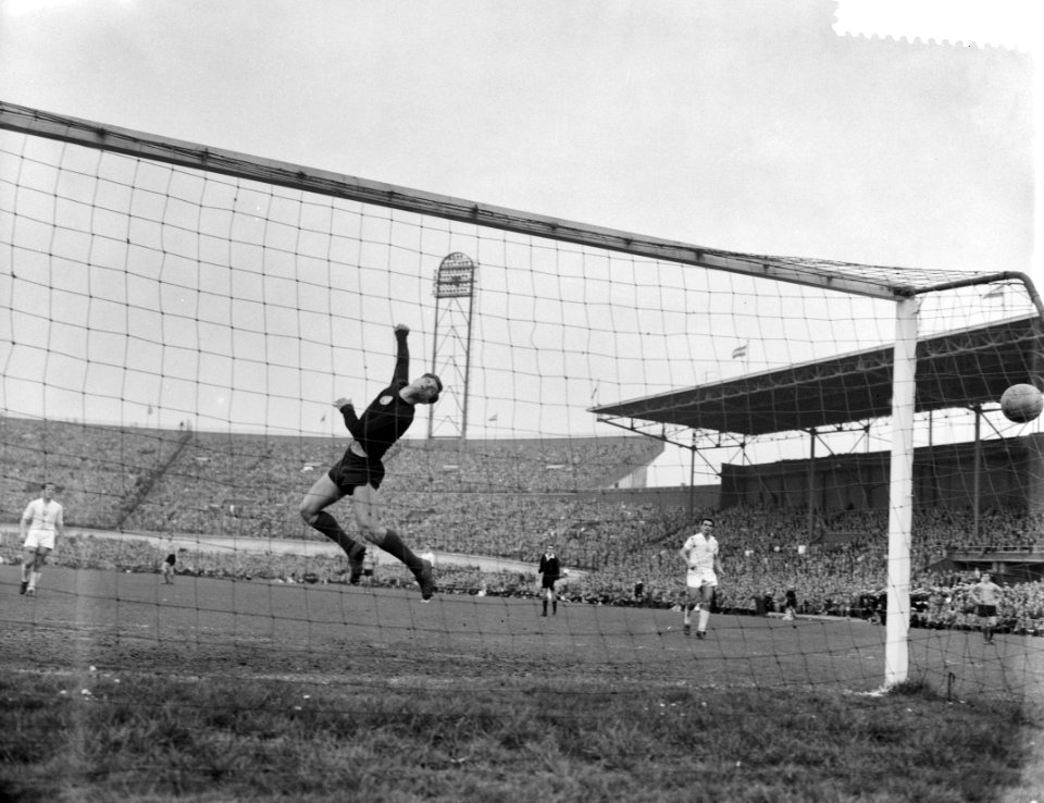 Nederland tegen Bulgarije 4-2 in het Olympisch Stadion, Bestanddeelnr 911-1425